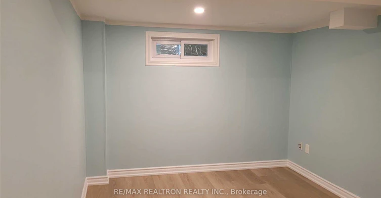 713 Elgin Street, Newmarket, ON, L3Y 3B5 - 11