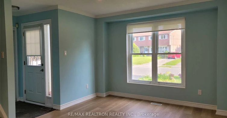 713 Elgin Street, Newmarket, ON, L3Y 3B5 - 3