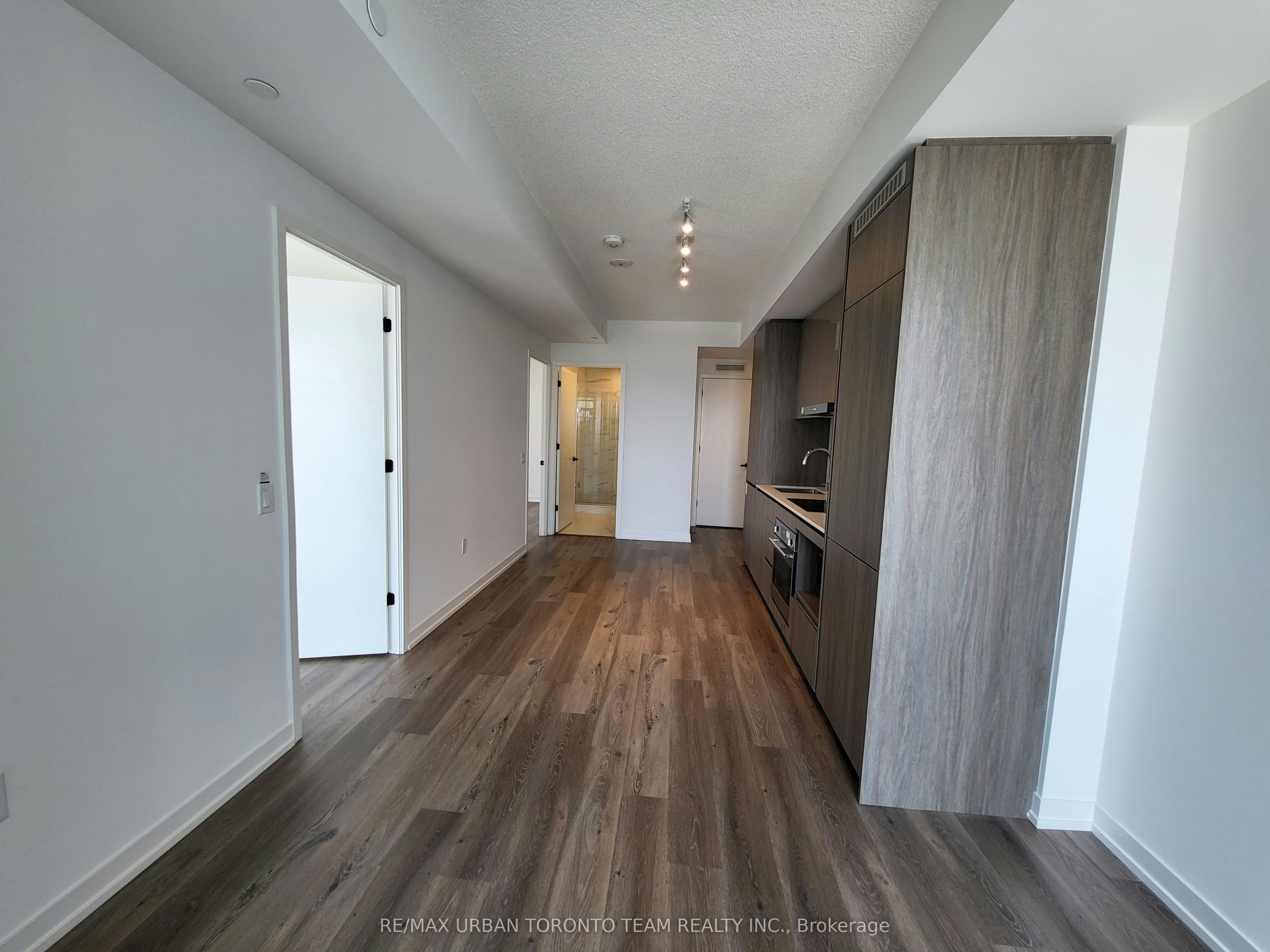 3312-28 Interchange Way, Vaughan, ON, L4K 0P8 - 3