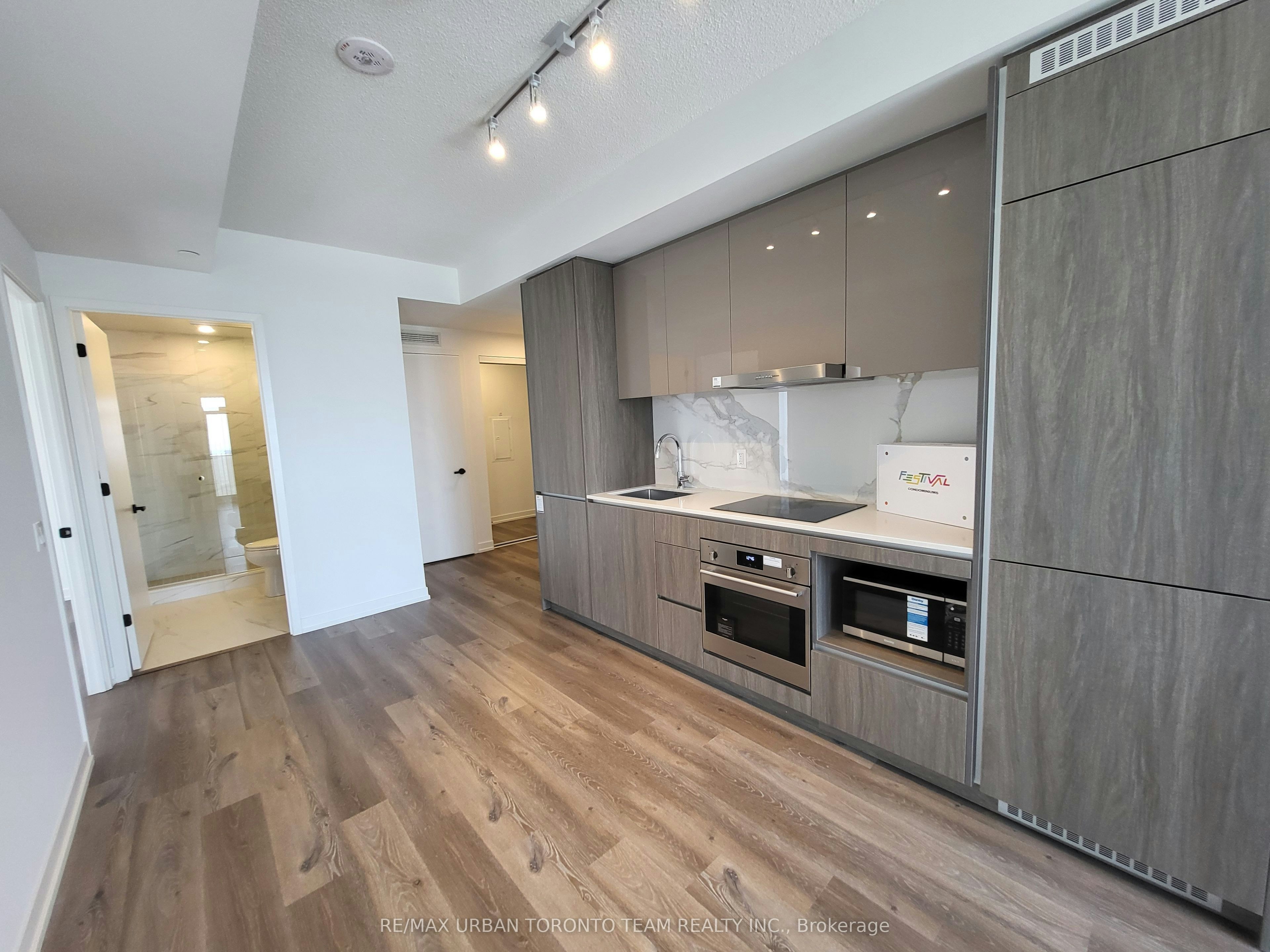 3312-28 Interchange Way, Vaughan, ON, L4K 0P8 - 4