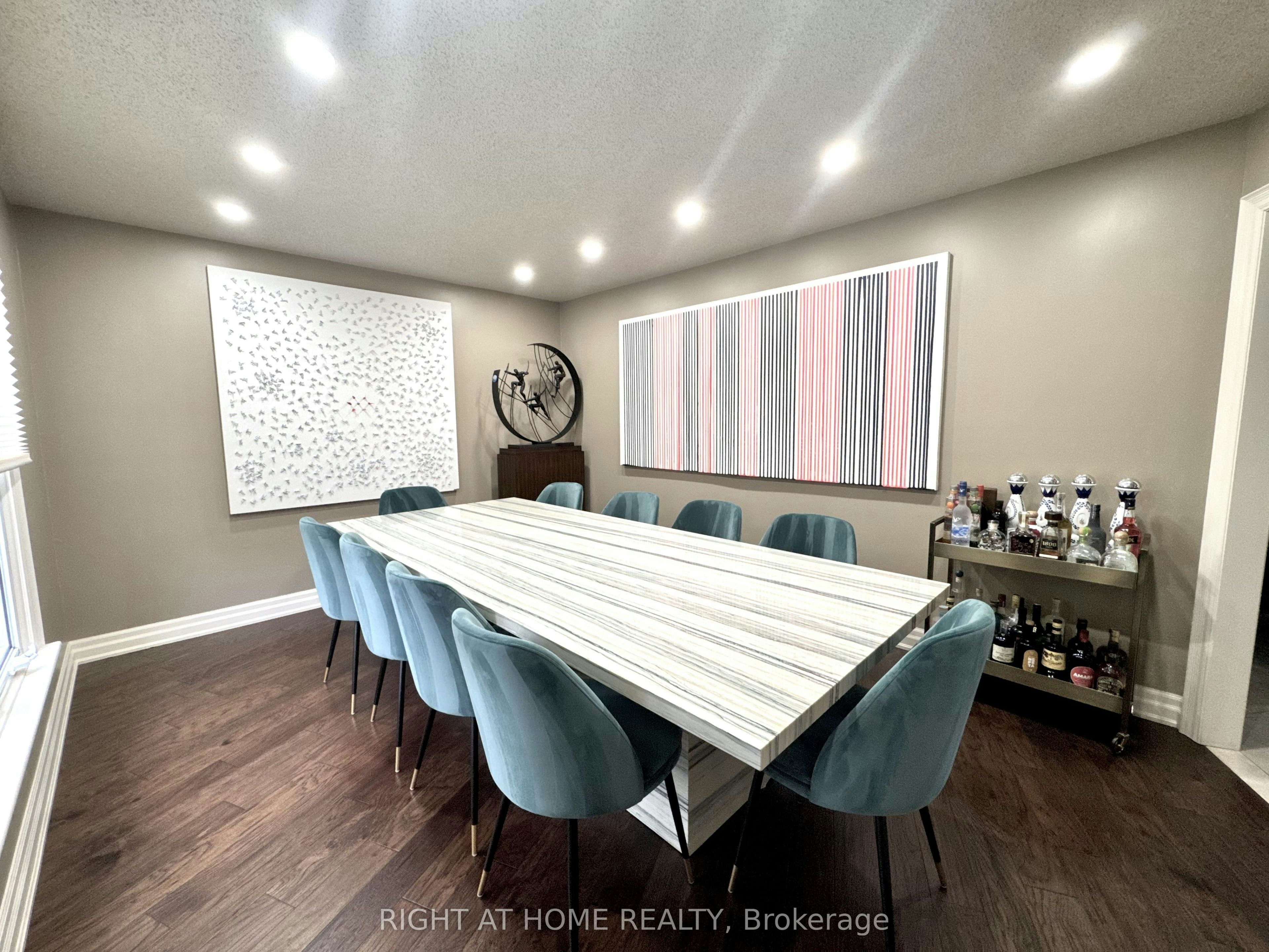 208 Burton Grove, King, ON, L7B 1C7 - 4
