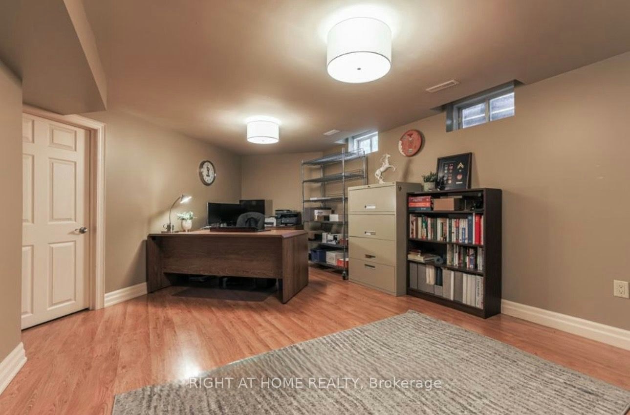 208 Burton Grove, King, ON, L7B 1C7 - 20