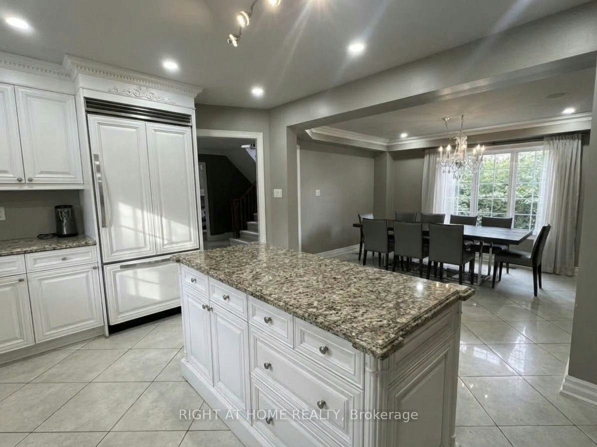 208 Burton Grove, King, ON, L7B 1C7 - 10