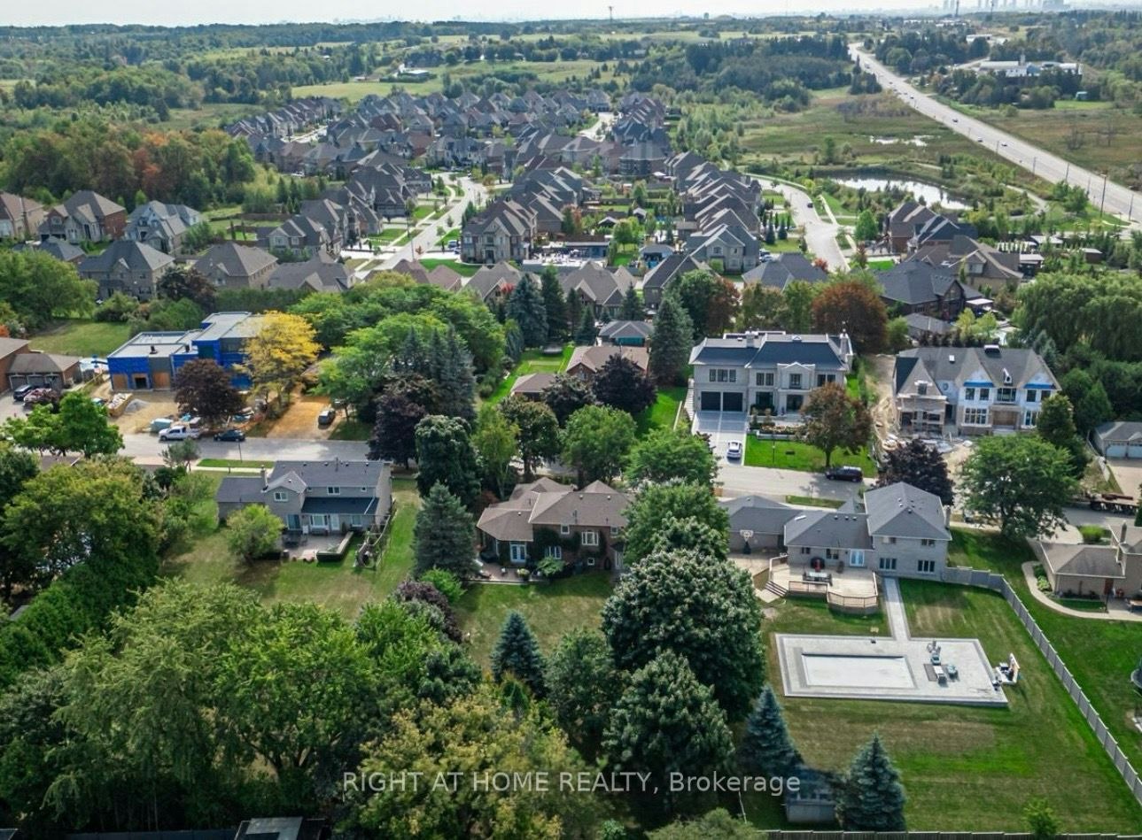 208 Burton Grove, King, ON, L7B 1C7 - 27