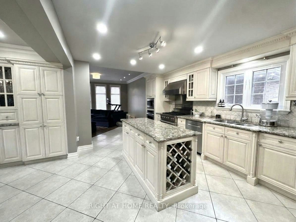 208 Burton Grove, King, ON, L7B 1C7 - 9