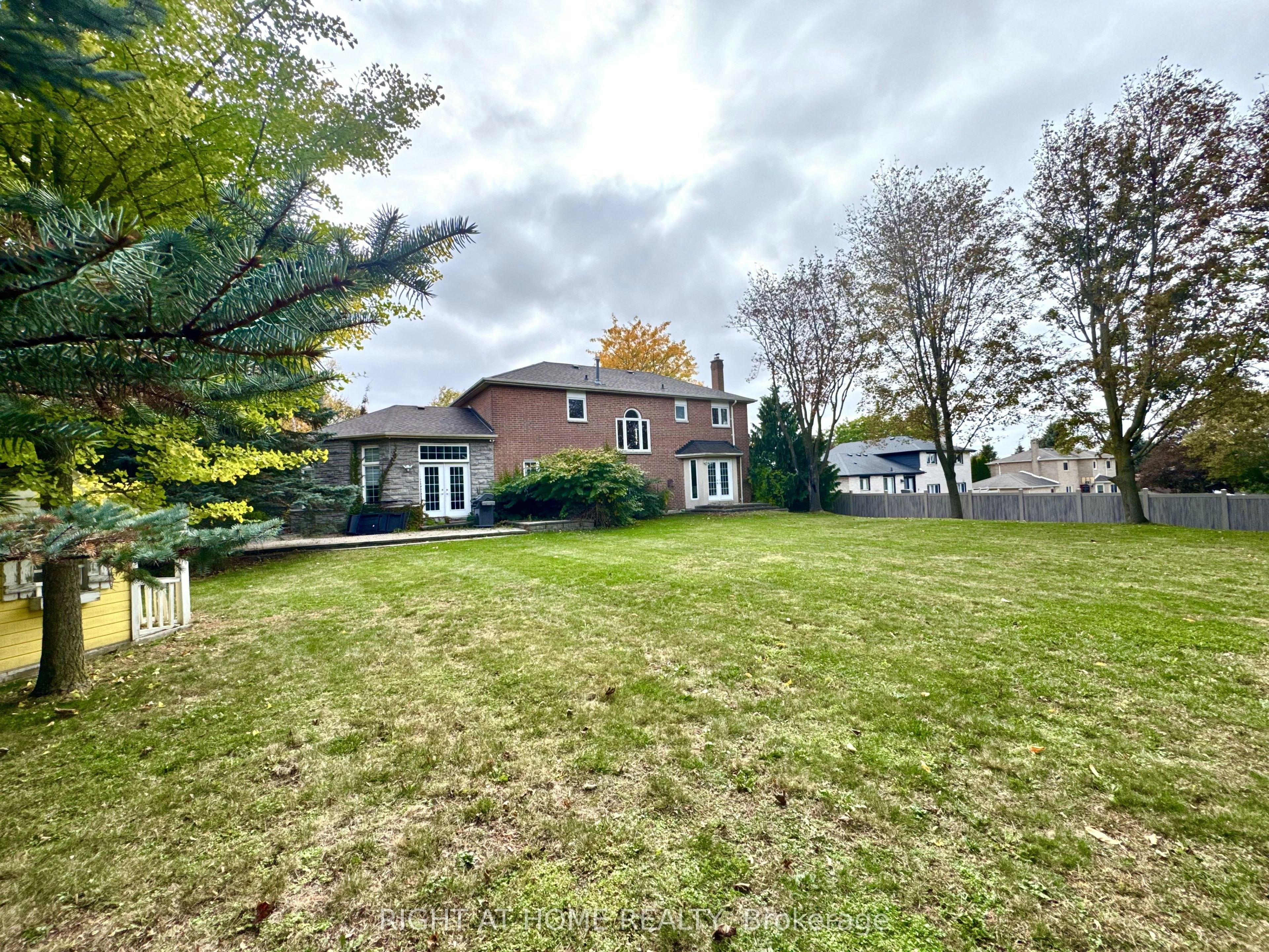 208 Burton Grove, King, ON, L7B 1C7 - 28