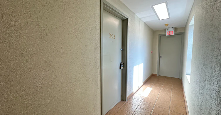 305-15207 Yonge Street, Aurora, ON, L4G 1L8 - 22