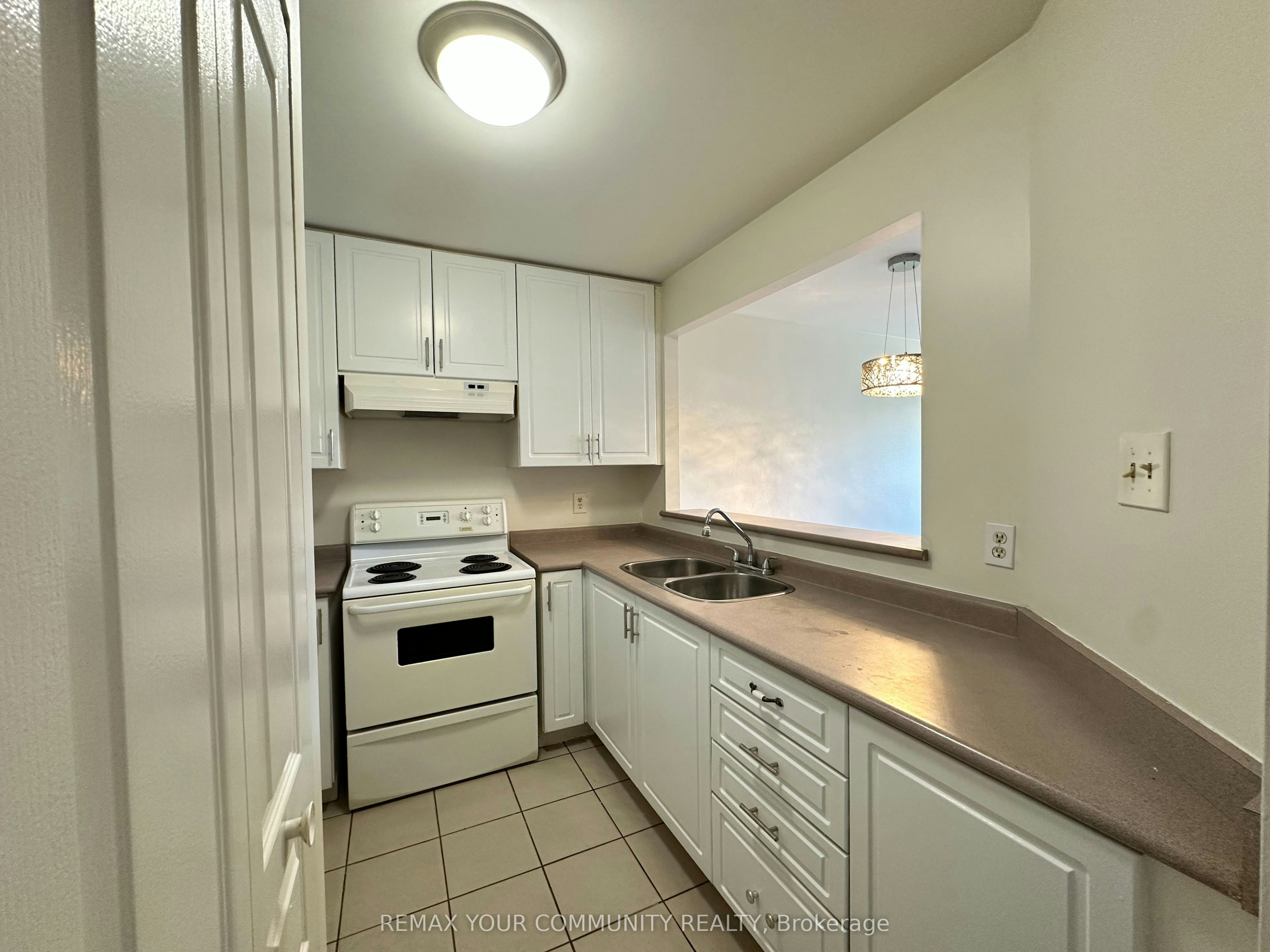 305-15207 Yonge Street, Aurora, ON, L4G 1L8 - 5