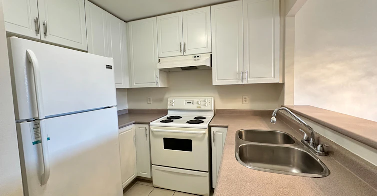 305-15207 Yonge Street, Aurora, ON, L4G 1L8 - 7