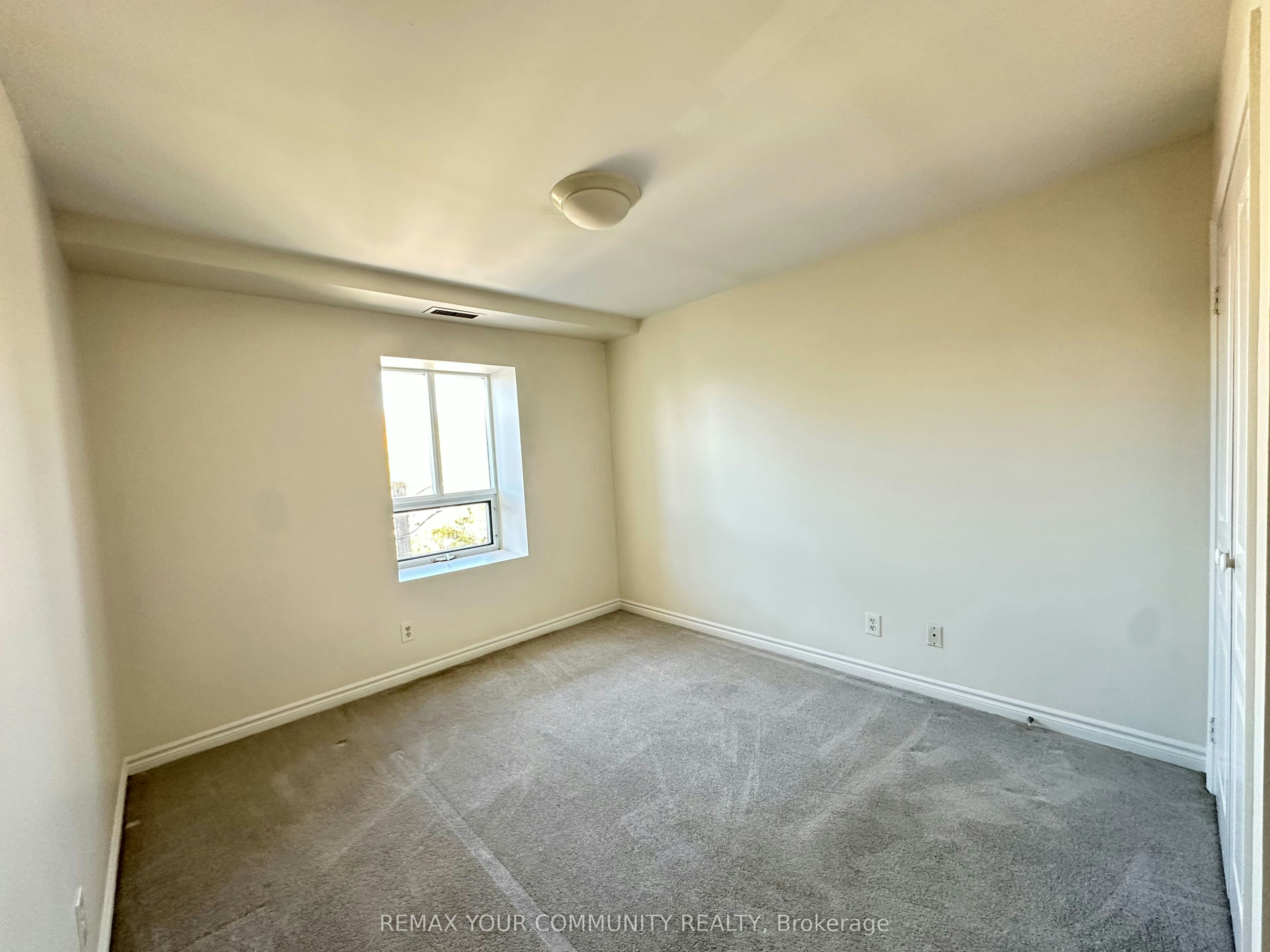 305-15207 Yonge Street, Aurora, ON, L4G 1L8 - 15