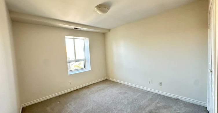 305-15207 Yonge Street, Aurora, ON, L4G 1L8 - 15