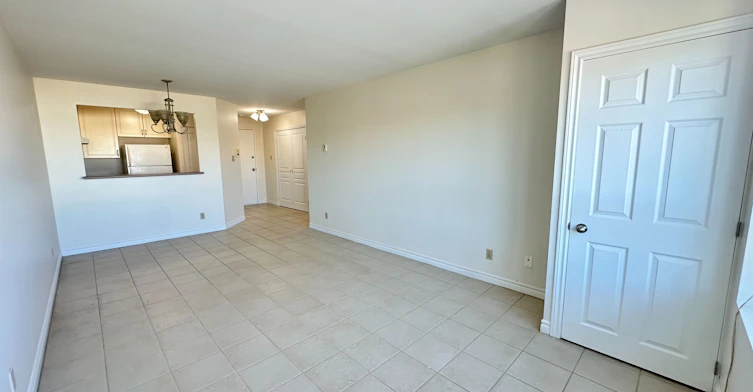 503-15207 Yonge Street, Aurora, ON, L4G 1L8 - 11
