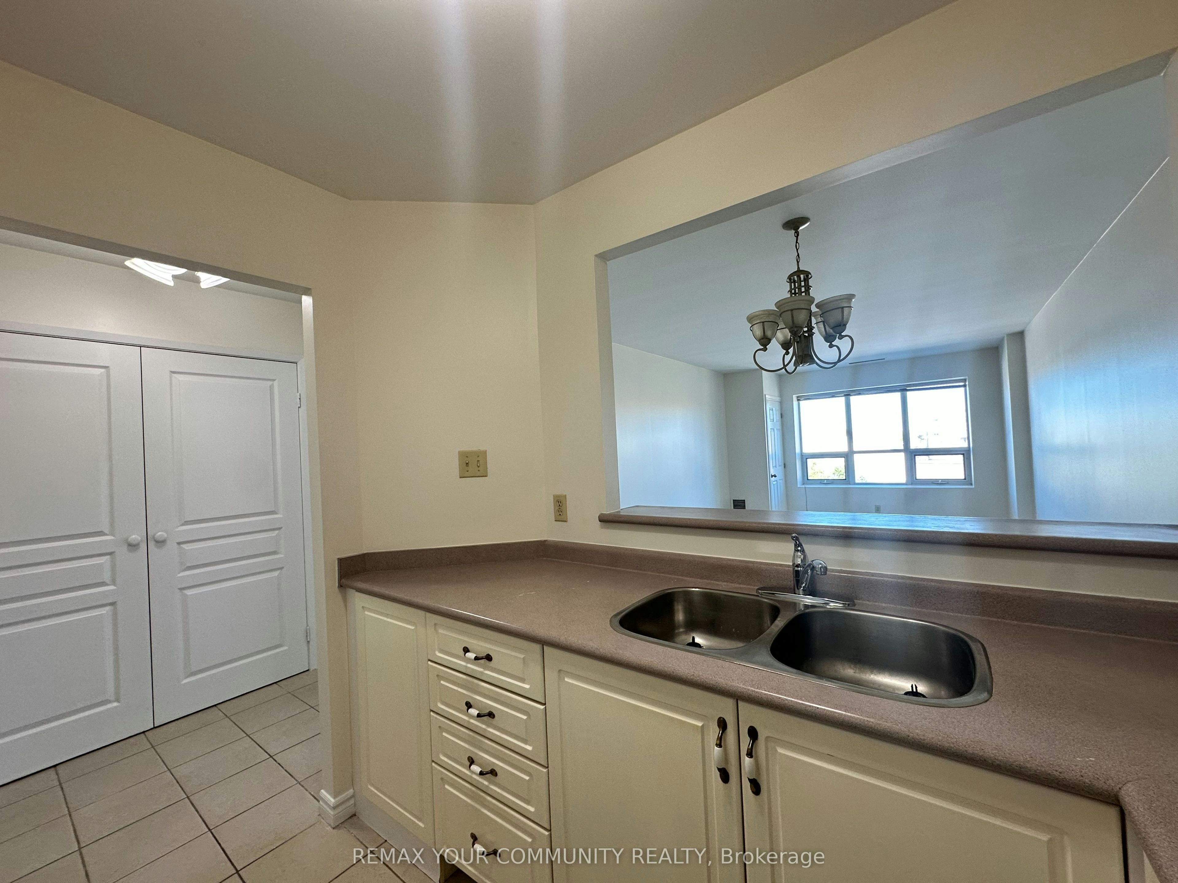 503-15207 Yonge Street, Aurora, ON, L4G 1L8 - 5