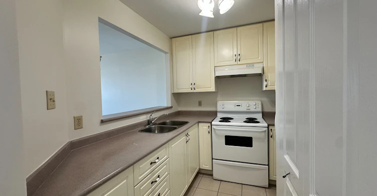 503-15207 Yonge Street, Aurora, ON, L4G 1L8 - 7