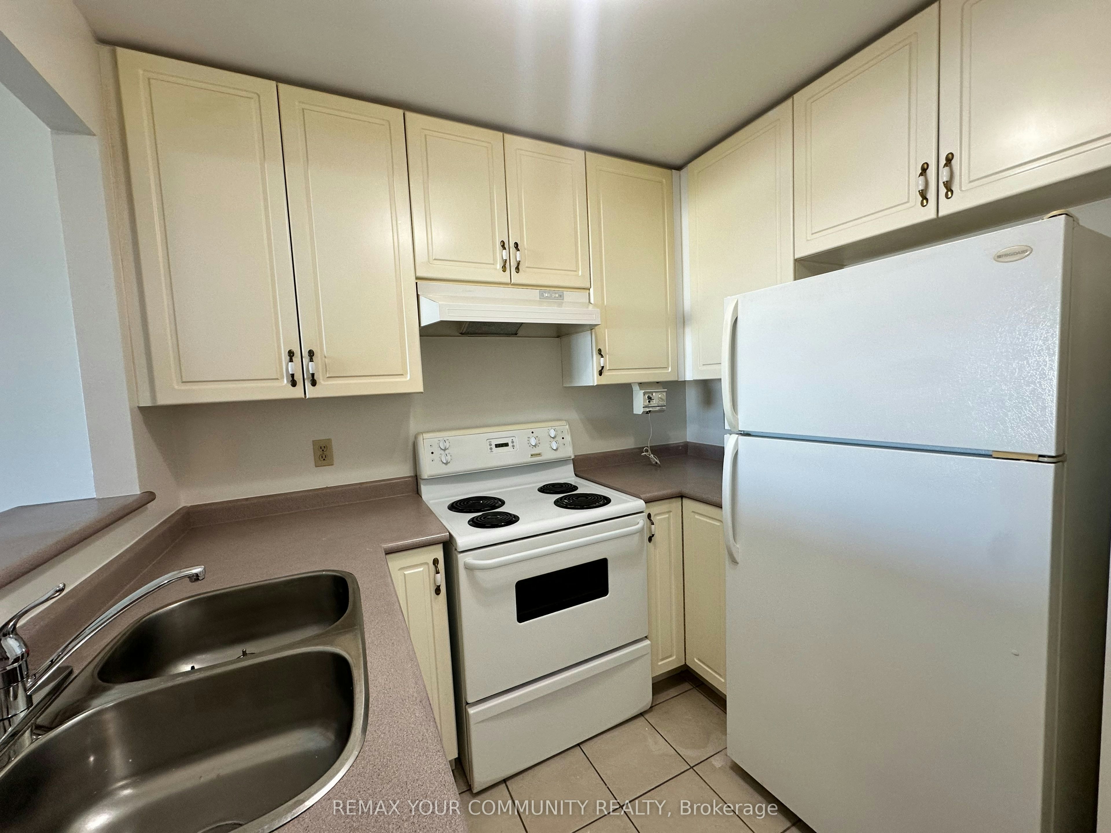 503-15207 Yonge Street, Aurora, ON, L4G 1L8 - 6
