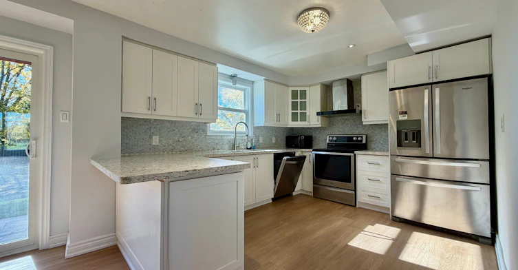 1135 Rovenshoe Road S, East Gwillimbury, ON, L4P 3E9 - 8