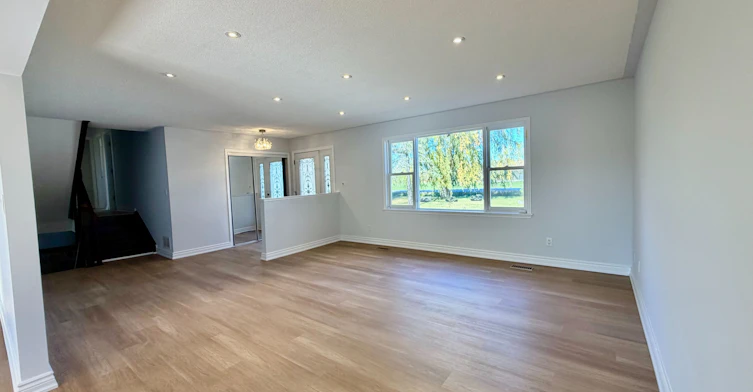 1135 Rovenshoe Road S, East Gwillimbury, ON, L4P 3E9 - 6