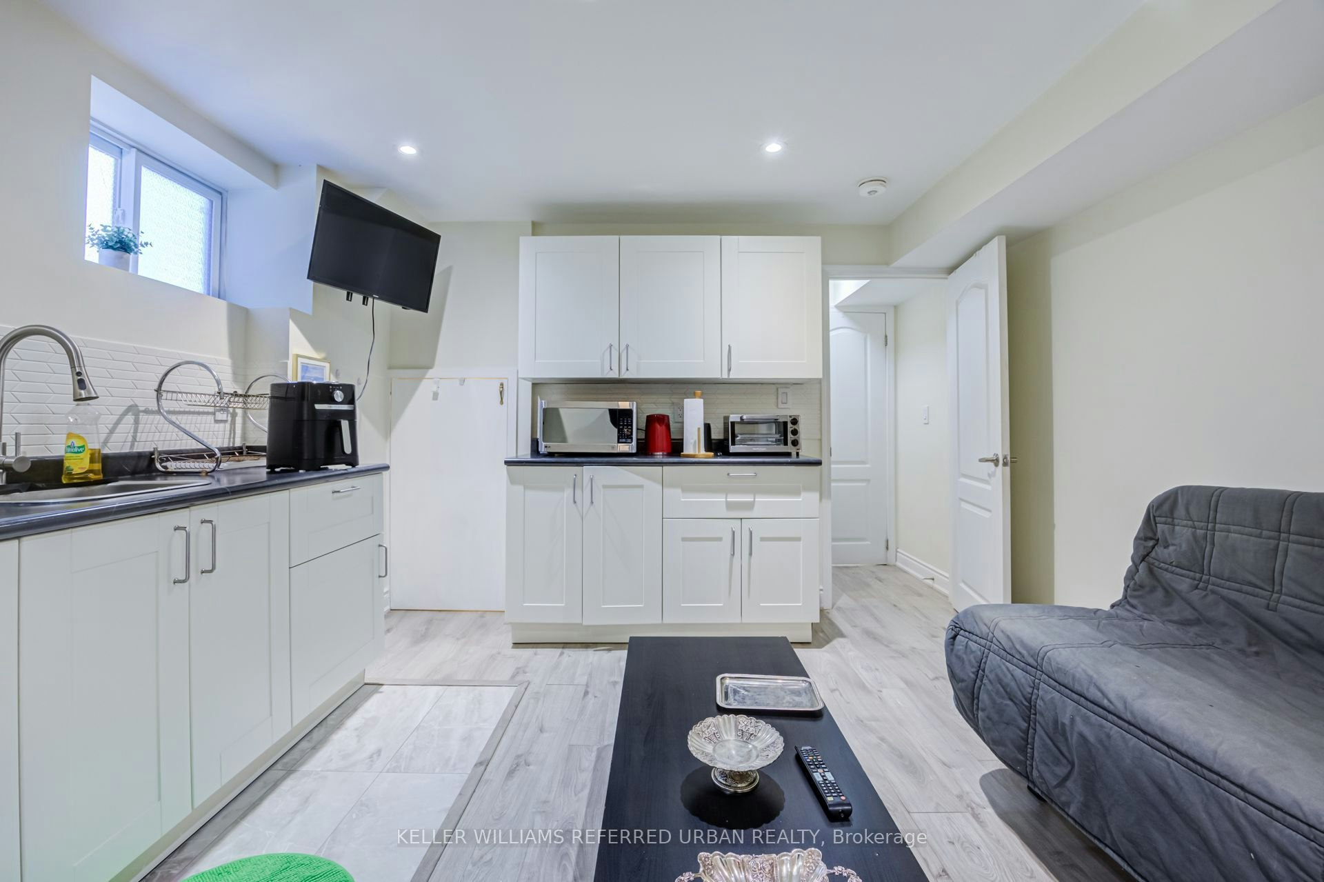 Bsmt-60 Mynden Way, Newmarket, ON, L3X 3A8