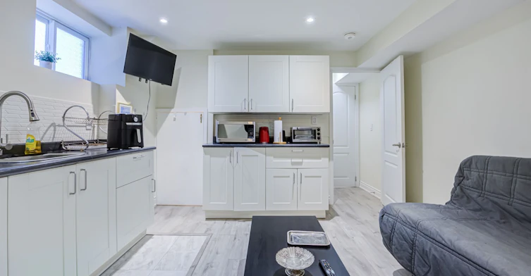 Bsmt-60 Mynden Way, Newmarket, ON, L3X 3A8