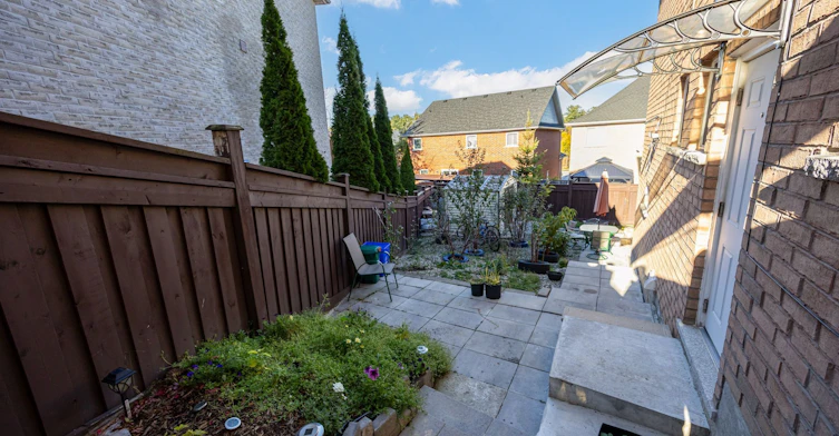 Bsmt-60 Mynden Way, Newmarket, ON, L3X 3A8 - 2