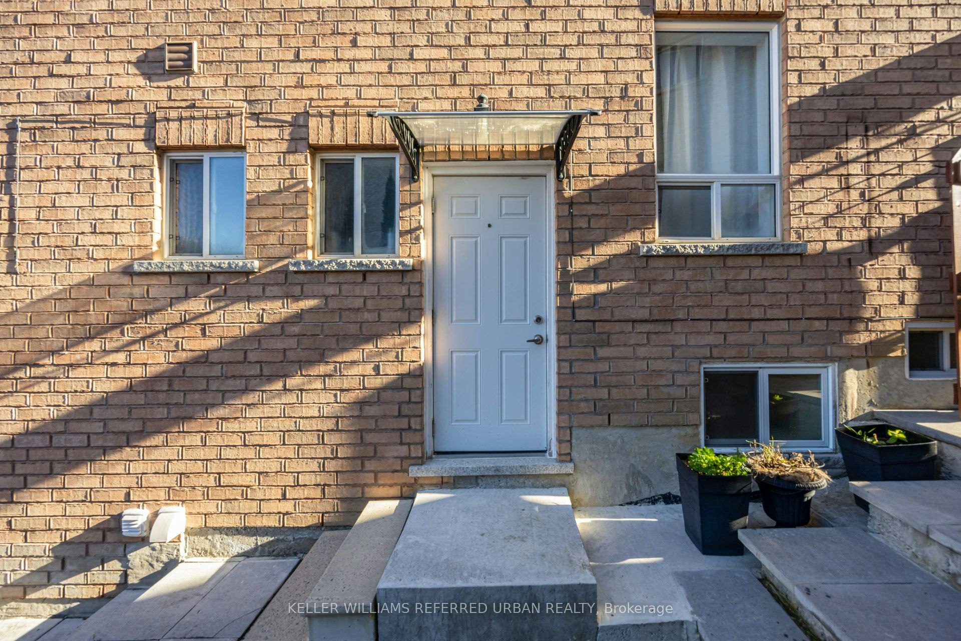 Bsmt-60 Mynden Way, Newmarket, ON, L3X 3A8 - 3
