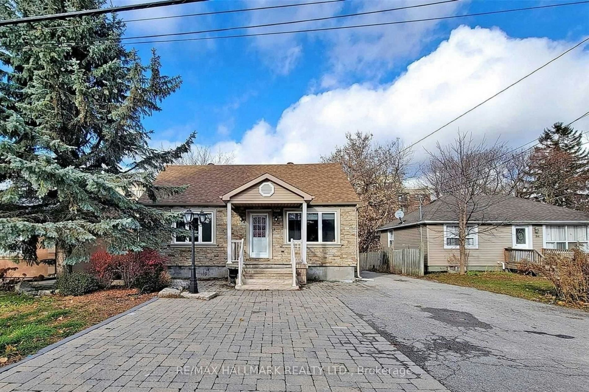28 Lake Avenue, Richmond Hill, ON, L4E 3G3