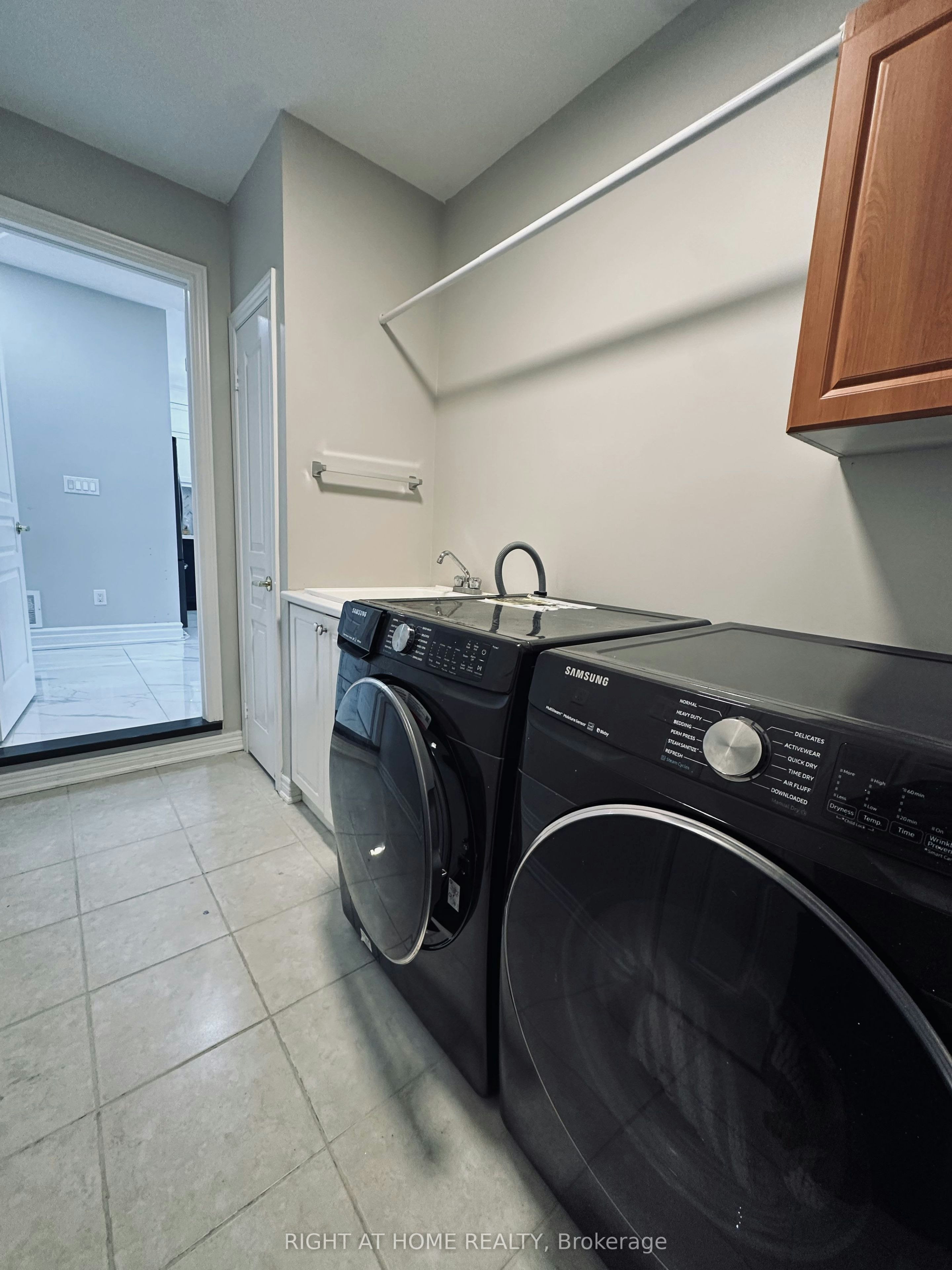 247 Rizal Avenue, Markham, ON, L6B 0M8 - 19