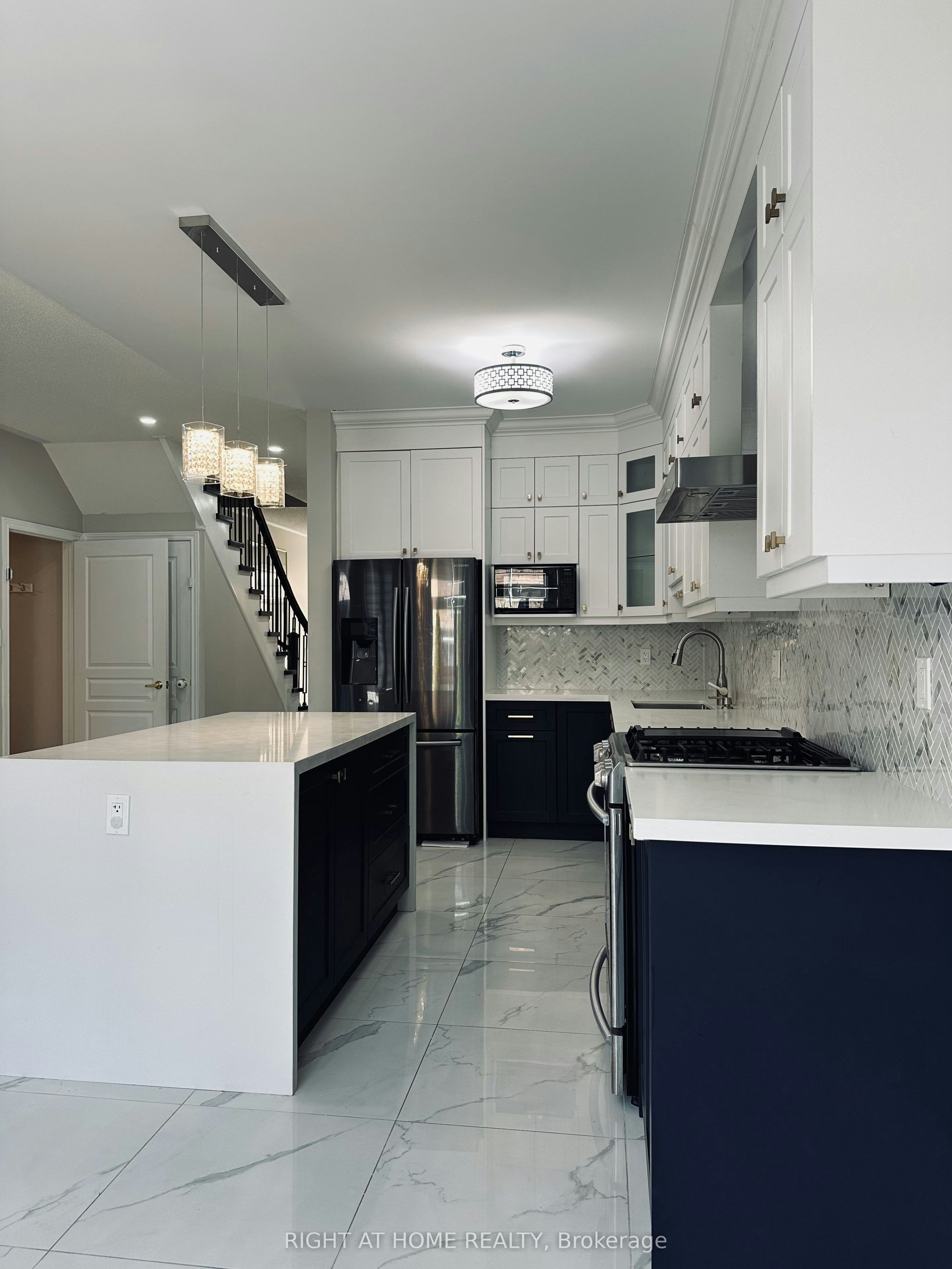 247 Rizal Avenue, Markham, ON, L6B 0M8 - 7