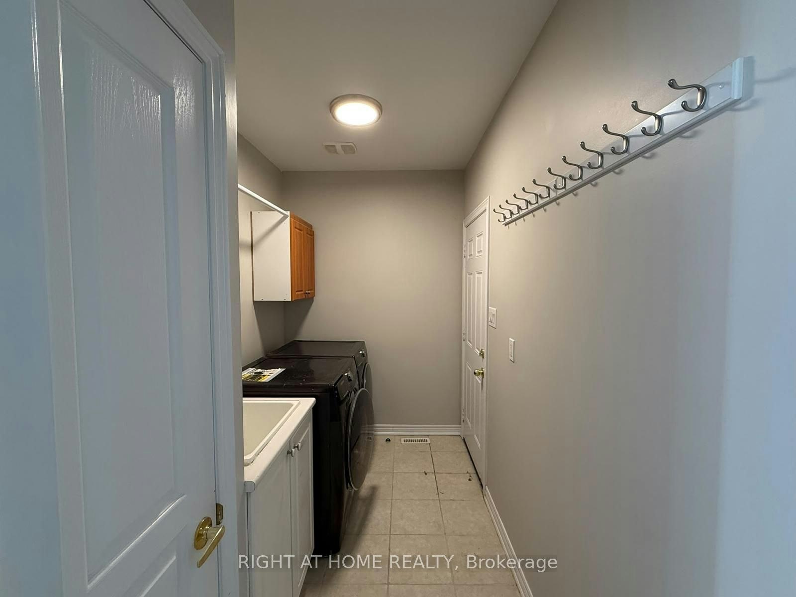 247 Rizal Avenue, Markham, ON, L6B 0M8 - 27