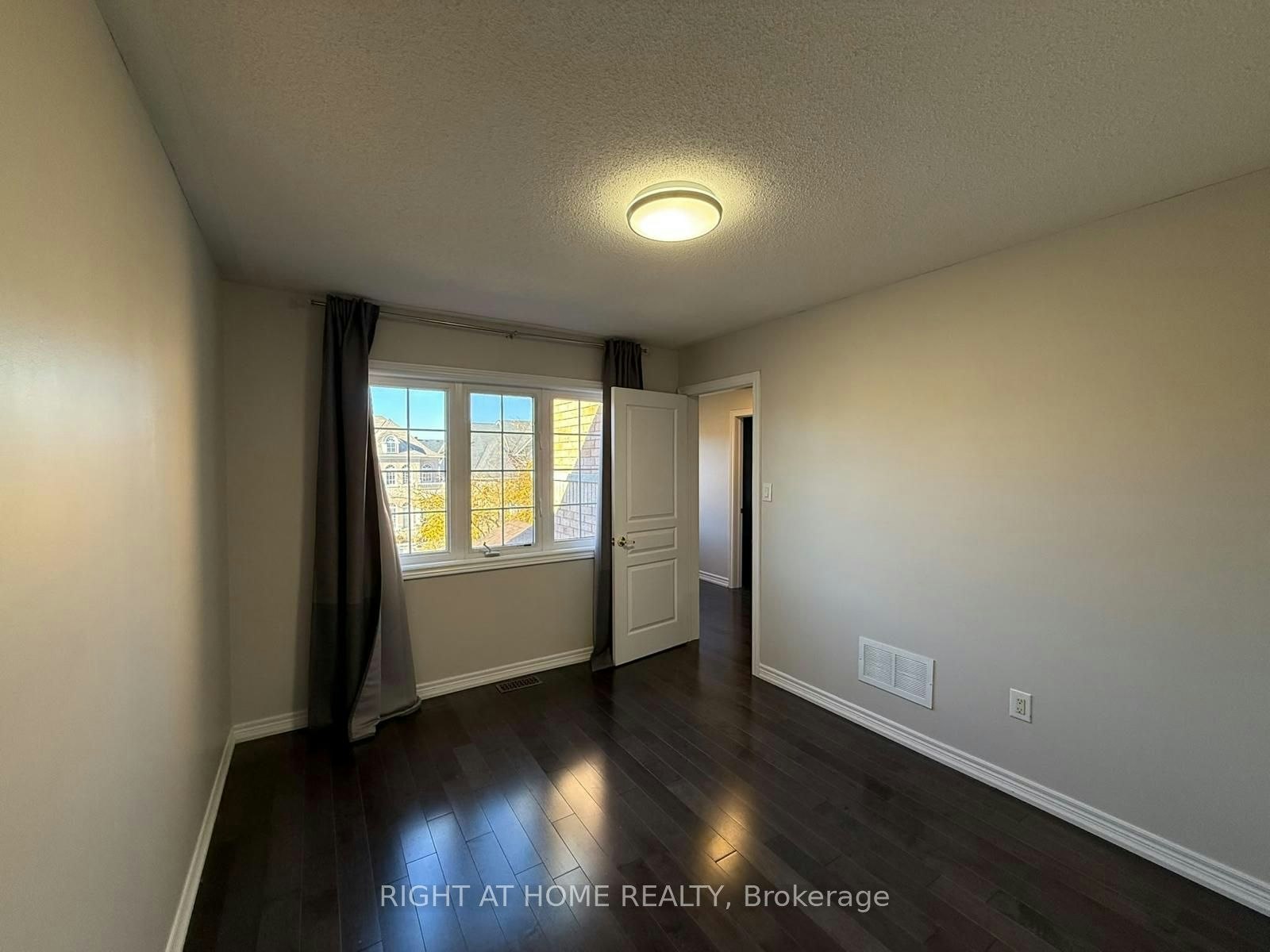 247 Rizal Avenue, Markham, ON, L6B 0M8 - 13