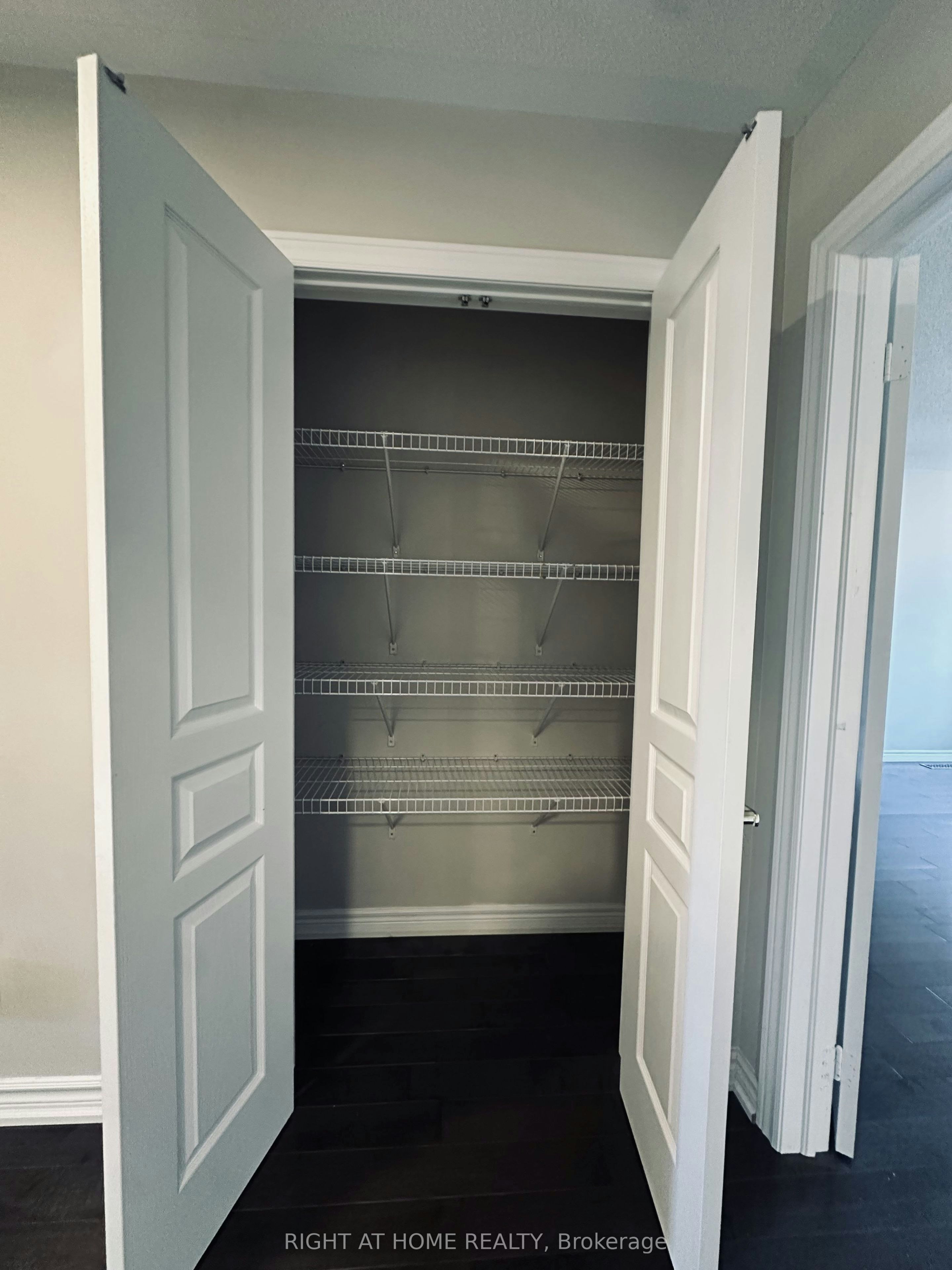 247 Rizal Avenue, Markham, ON, L6B 0M8 - 22