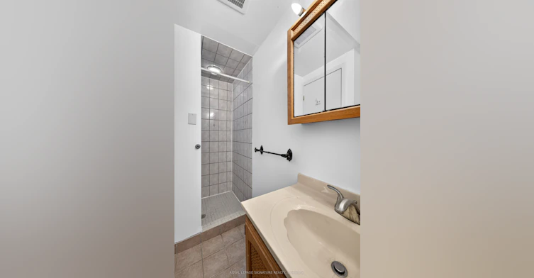 Lower-1 Banquo Road, Markham, ON, L3T 3G9 - 12