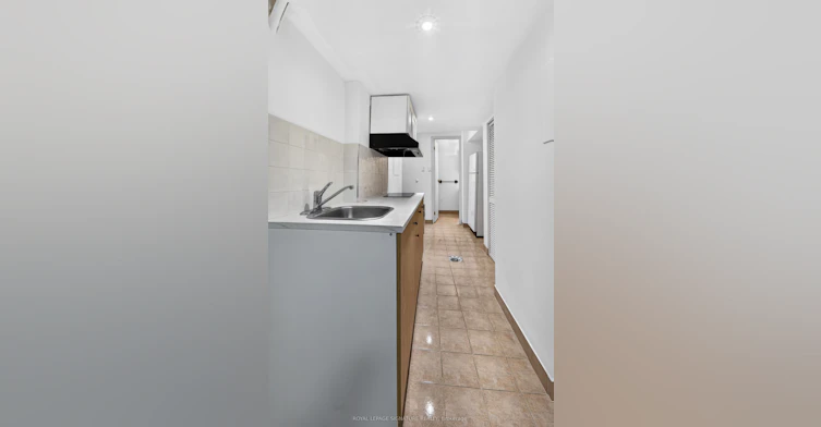 Lower-1 Banquo Road, Markham, ON, L3T 3G9 - 11