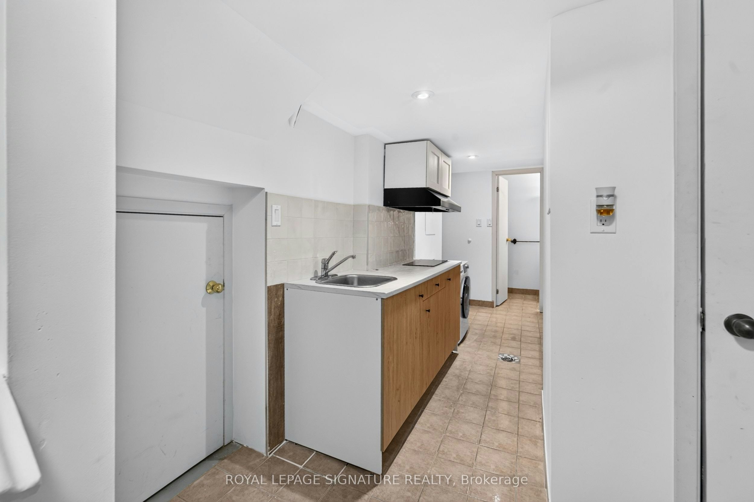 Lower-1 Banquo Road, Markham, ON, L3T 3G9 - 8