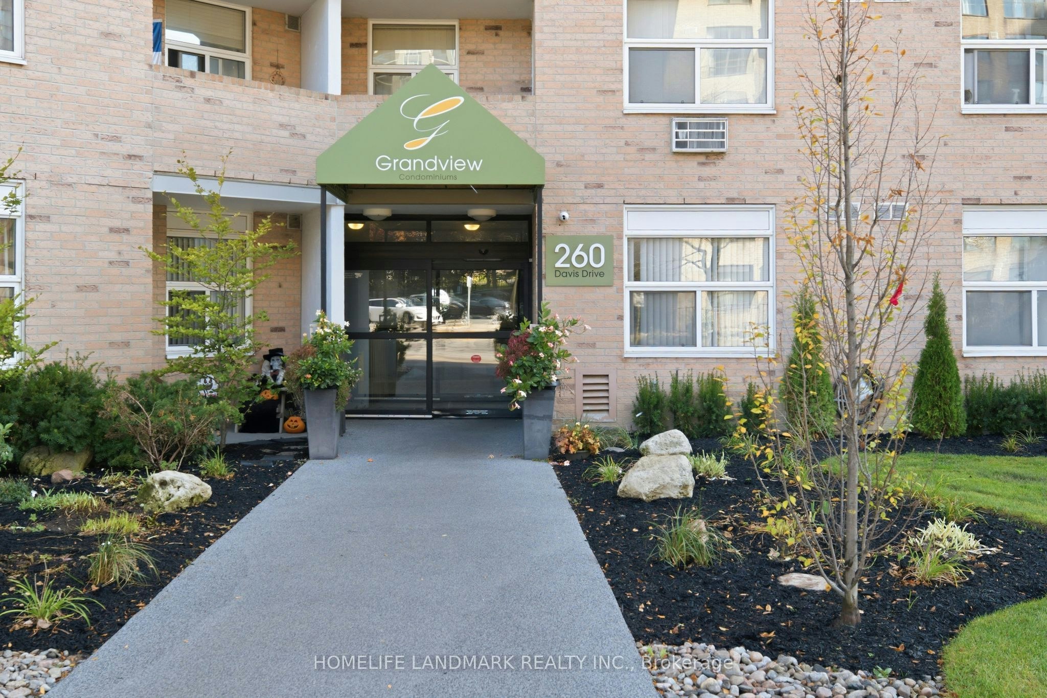 309-260 Davis Drive, Newmarket, ON, L3Y 7C3