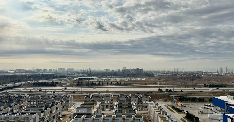 1606-10 Honeycrisp Crescent, Vaughan, ON, L4K 0M7 - 10