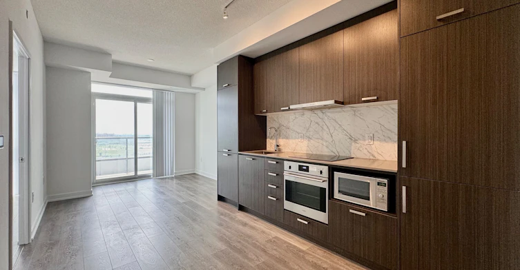 1606-10 Honeycrisp Crescent, Vaughan, ON, L4K 0M7 - 4