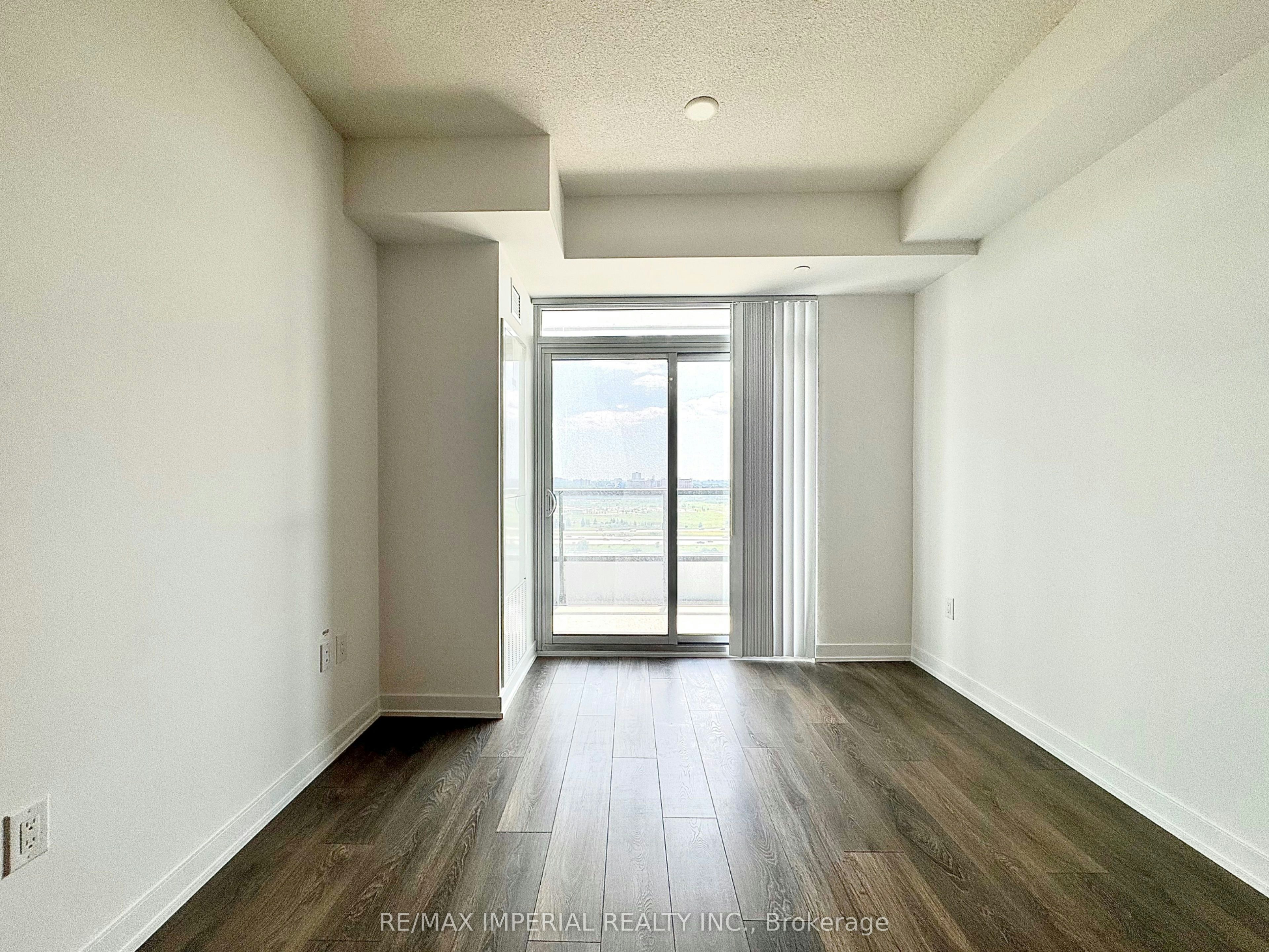 1606-10 Honeycrisp Crescent, Vaughan, ON, L4K 0M7 - 6