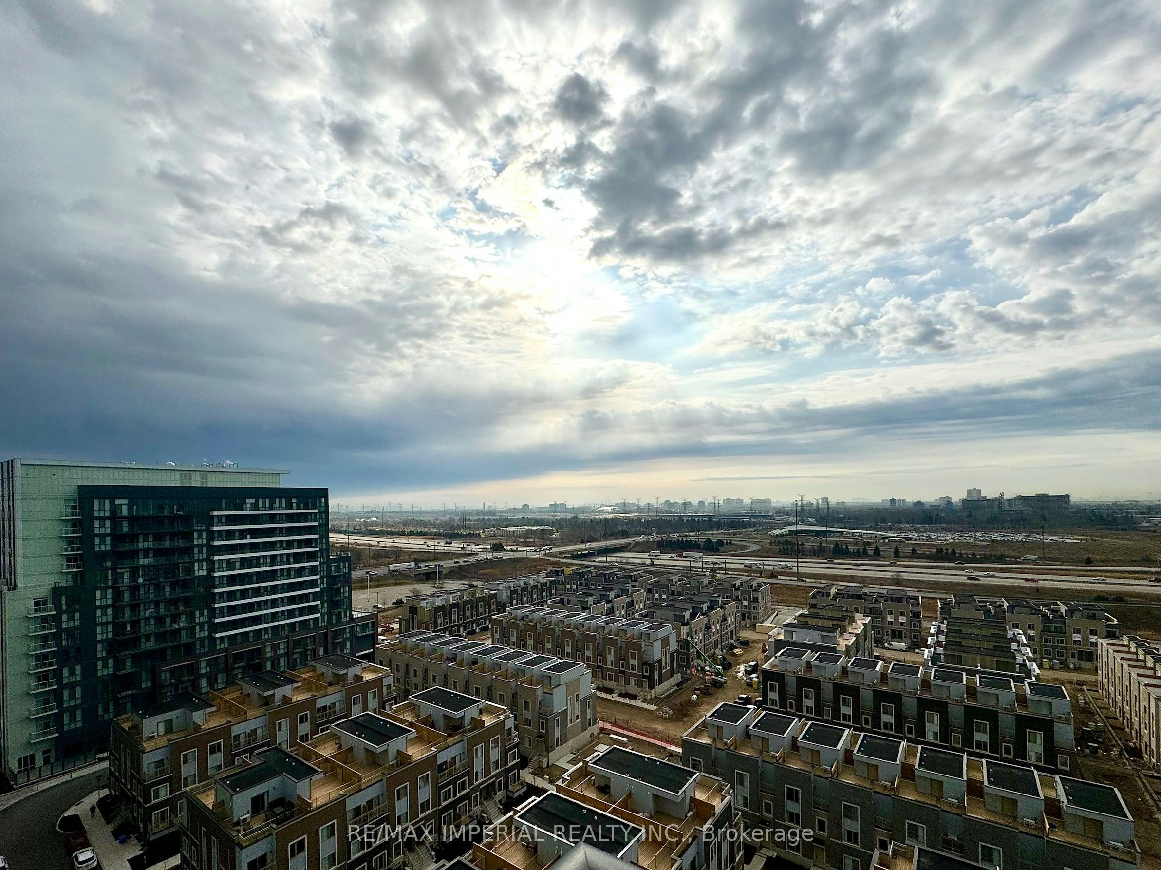 1606-10 Honeycrisp Crescent, Vaughan, ON, L4K 0M7 - 12