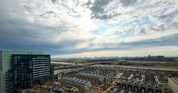1606-10 Honeycrisp Crescent, Vaughan, ON, L4K 0M7 - 12