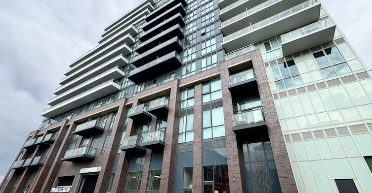 1606-10 Honeycrisp Crescent, Vaughan, ON, L4K 0M7