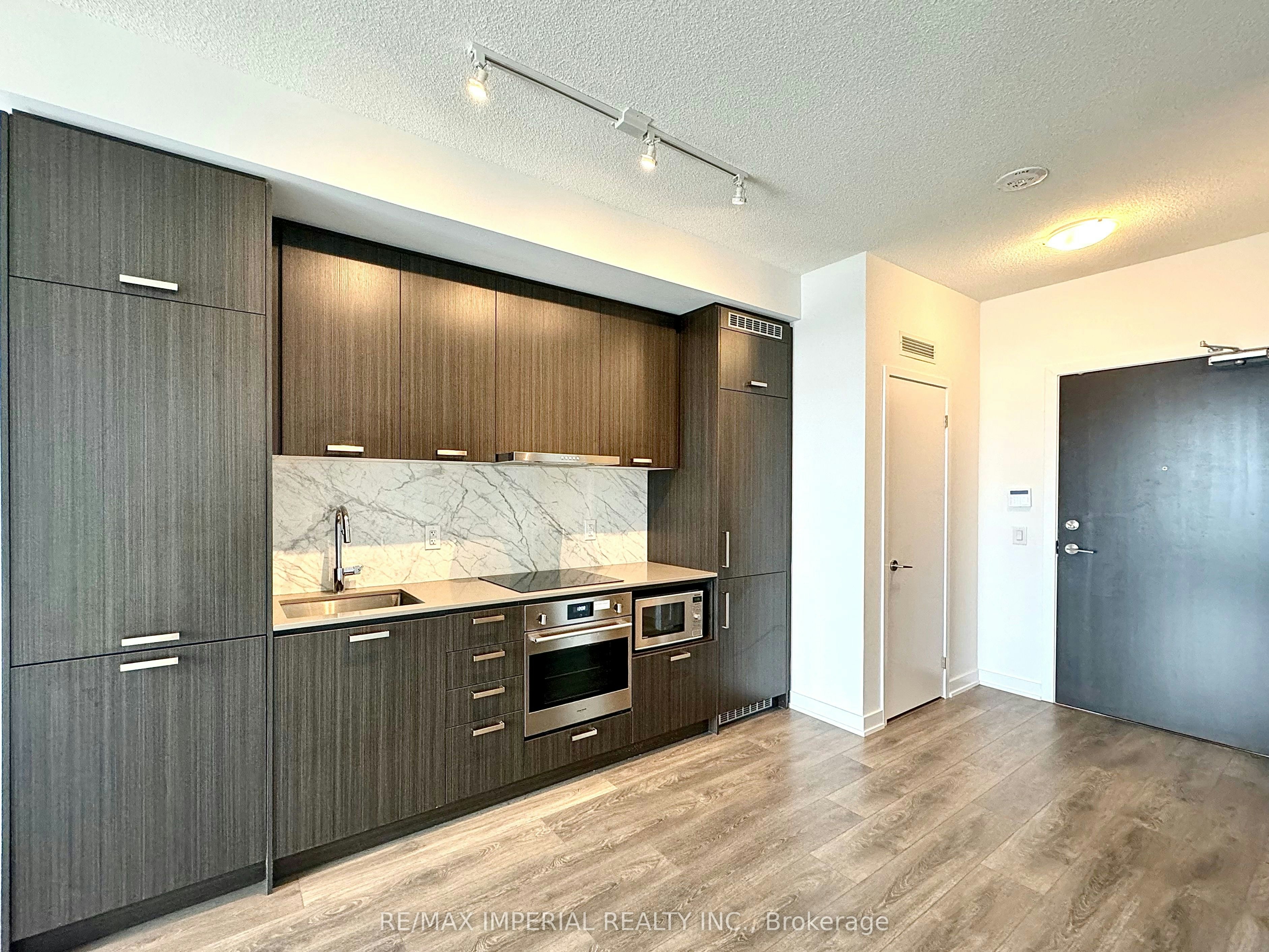 1606-10 Honeycrisp Crescent, Vaughan, ON, L4K 0M7 - 2