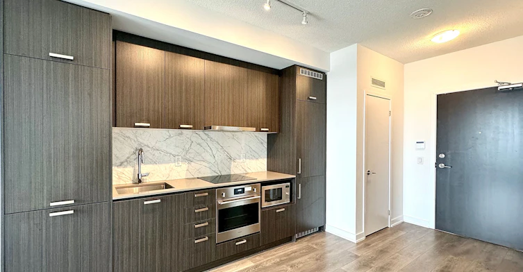1606-10 Honeycrisp Crescent, Vaughan, ON, L4K 0M7 - 2
