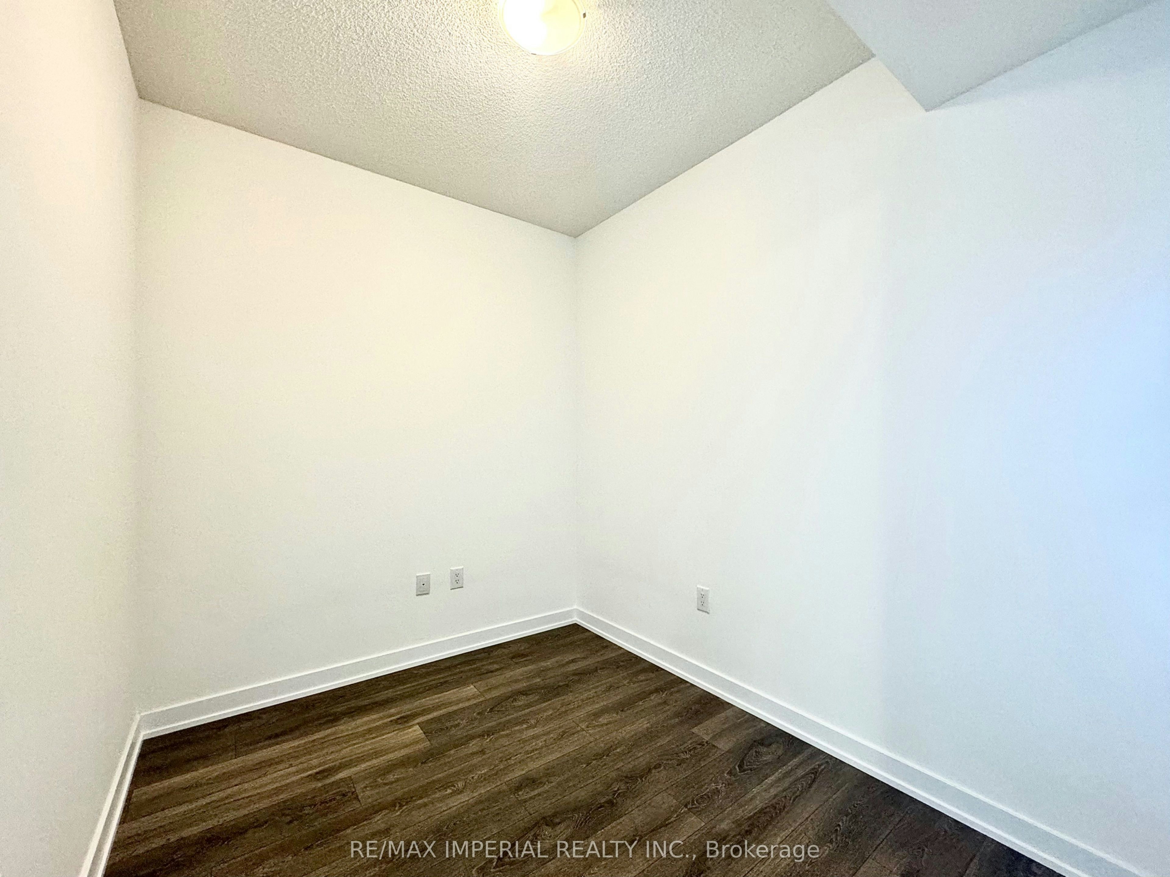 1606-10 Honeycrisp Crescent, Vaughan, ON, L4K 0M7 - 5
