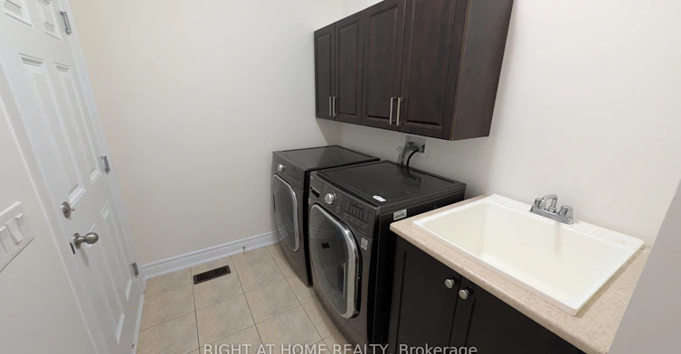 29 Mondial Crescent, East Gwillimbury, ON, L9N 0S1 - 12