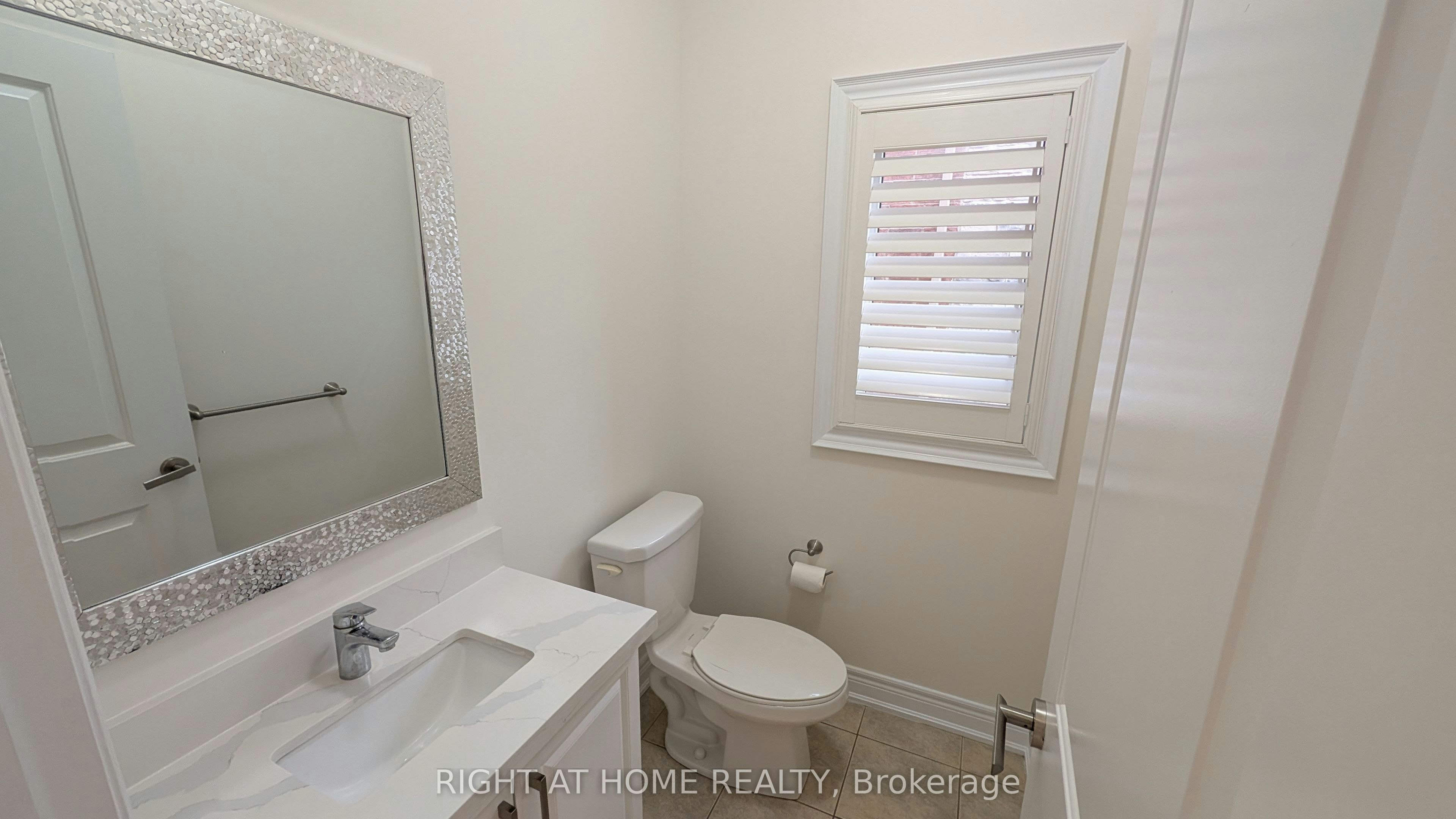 29 Mondial Crescent, East Gwillimbury, ON, L9N 0S1 - 7