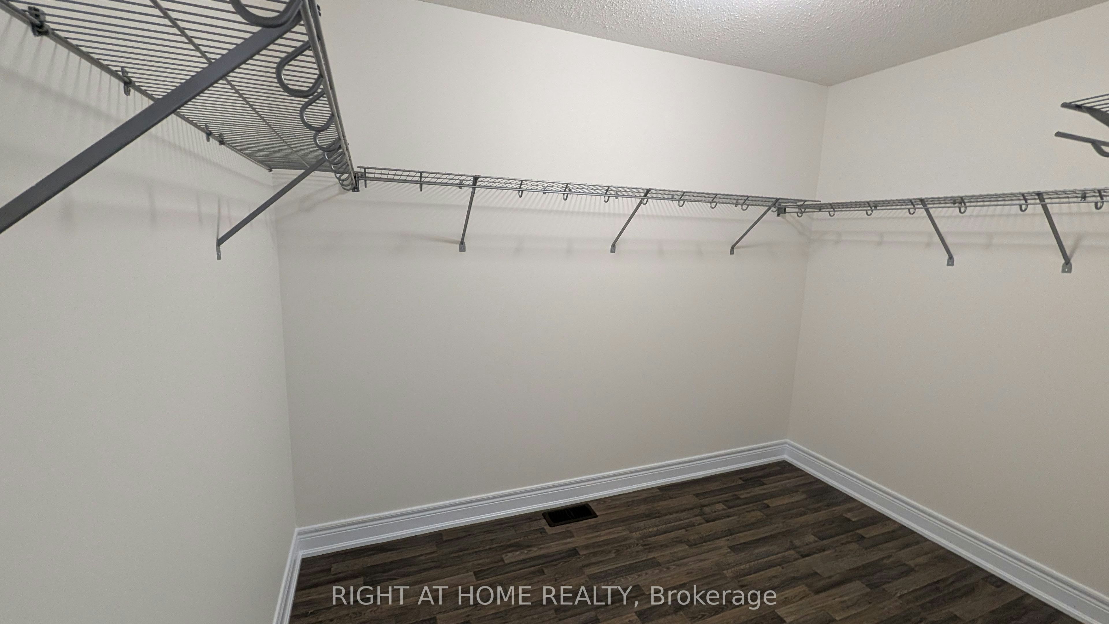 29 Mondial Crescent, East Gwillimbury, ON, L9N 0S1 - 10