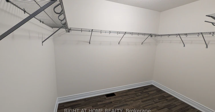 29 Mondial Crescent, East Gwillimbury, ON, L9N 0S1 - 10