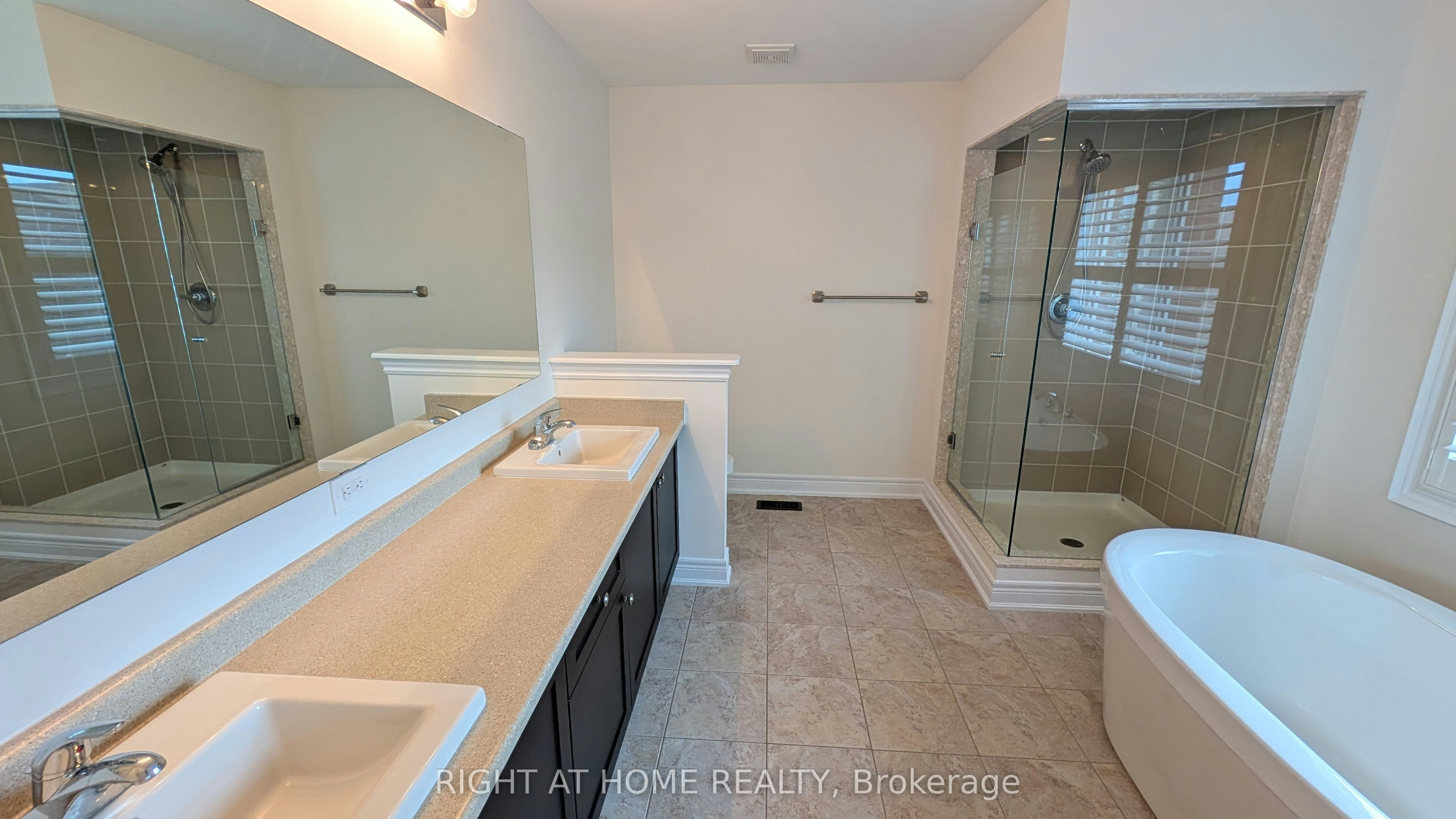 29 Mondial Crescent, East Gwillimbury, ON, L9N 0S1 - 9