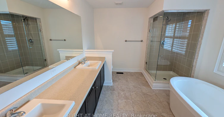 29 Mondial Crescent, East Gwillimbury, ON, L9N 0S1 - 9